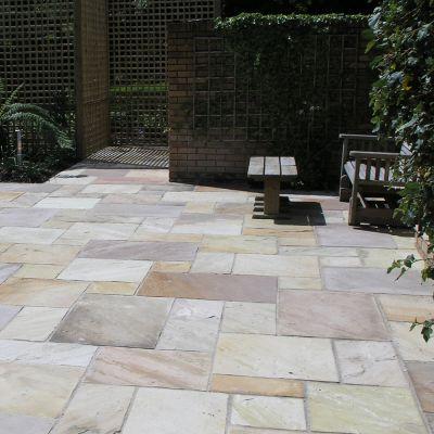 Mint Sandstone Paving Hand-Cut Calibrated Patio Pack 15.12m²